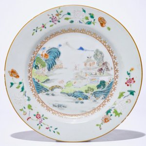 Five Chinese famille rose and qianjiang cai bowls and a famille rose plate, 18/20th C. — photo 8