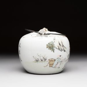 Five Chinese famille rose and qianjiang cai teapots and one wall vase, Qianlong and Guangxu marks, 19/20th C. — foto 21