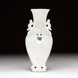 Five Chinese famille rose and qianjiang cai teapots and one wall vase, Qianlong and Guangxu marks, 19/20th C. — foto 10