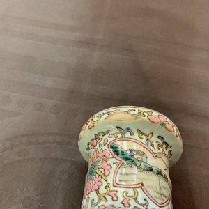 Five Chinese famille rose and verte vases, 19th C. — 照片 10