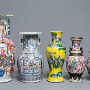 Five Chinese famille rose and verte vases, 19th C. — 照片 2