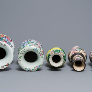 Five Chinese famille rose and verte vases, 19th C. — 照片 5