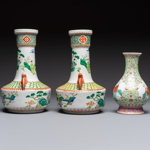 Five Chinese famille rose and verte vases and an armorial ewer, various marks, 20th C. — foto 9