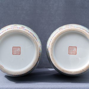 Five Chinese famille rose and verte vases, Republic — photo 19