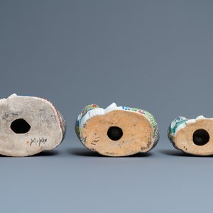 Five Chinese famille rose and white figures of Buddha, seal marks, 19/20th C. — 照片 13