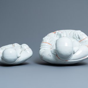 Five Chinese famille rose and white figures of Buddha, seal marks, 19/20th C. — 照片 7