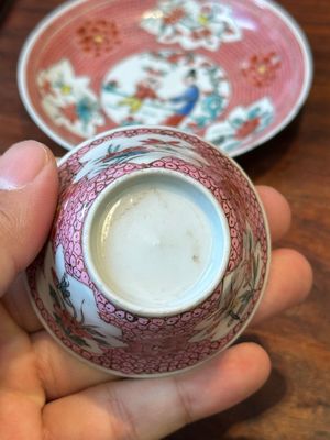 Five Chinese famille rose cups and saucers with figures, Yongzheng — foto 14