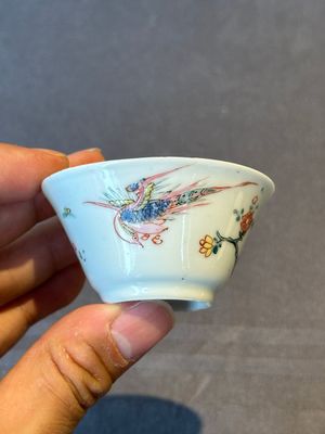 Five Chinese famille rose cups and saucers with horses, birds and flowers, Yongzheng/Qianlong — 照片 11