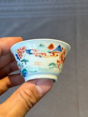 Five Chinese famille rose cups and saucers with horses, birds and flowers, Yongzheng/Qianlong — 照片 22