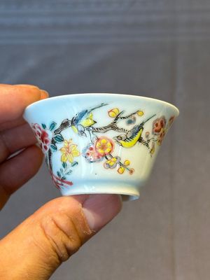 Five Chinese famille rose cups and saucers with horses, birds and flowers, Yongzheng/Qianlong — 照片 48