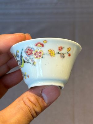 Five Chinese famille rose cups and saucers with horses, birds and flowers, Yongzheng/Qianlong — 照片 51