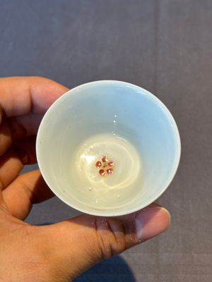 Five Chinese famille rose cups and saucers with horses, birds and flowers, Yongzheng/Qianlong — 照片 52
