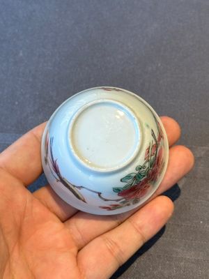 Five Chinese famille rose cups and saucers with horses, birds and flowers, Yongzheng/Qianlong — 照片 6