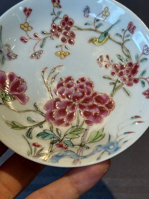 Five Chinese famille rose cups and saucers with horses, birds and flowers, Yongzheng/Qianlong — 照片 8