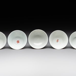 Five Chinese famille rose cups and saucers with horses, birds and flowers, Yongzheng/Qianlong — 照片 4
