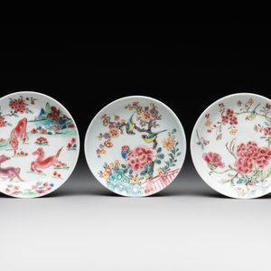 Five Chinese famille rose cups and saucers with horses, birds and flowers, Yongzheng/Qianlong — 照片 5