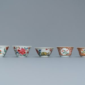 Five Chinese famille rose cups and saucers, Yongzheng/Qianlong — photo 4