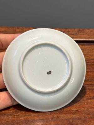 Five Chinese famille rose cups and six saucers with floral decor, Yongzheng/Qianlong — photo 6