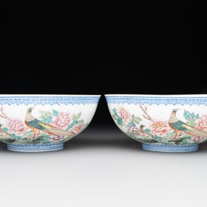 Five Chinese famille rose eggshell bowls and a cup, 20th C. — 照片 2