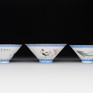 Five Chinese famille rose eggshell bowls and a cup, 20th C. — 照片 10