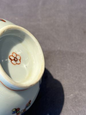 Five Chinese famille rose 'Madame de Pompadour' cups and two saucers, Qianlong, ca. 1745 — 照片 26