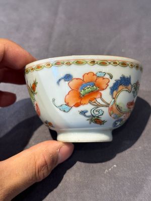 Five Chinese famille rose 'Madame de Pompadour' cups and two saucers, Qianlong, ca. 1745 — 照片 28