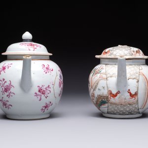Five Chinese famille rose 'mandarin subject' and floral design teapots, Qianlong — 照片 11