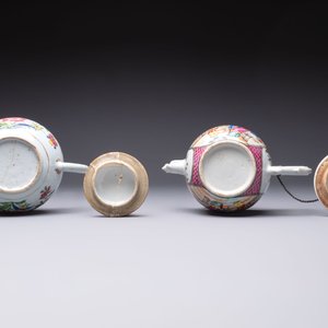 Five Chinese famille rose 'mandarin subject' and floral design teapots, Qianlong — 照片 19