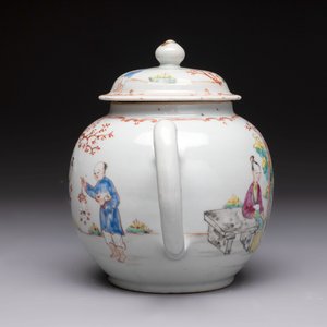 Five Chinese famille rose 'mandarin subject' and floral design teapots, Qianlong — 照片 3