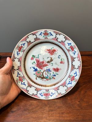 Five Chinese famille rose plates with floral design, Yongzheng/Qianlong — 照片 9