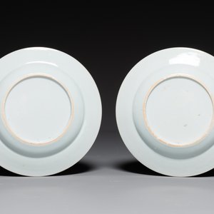 Five Chinese famille rose plates with floral design, Yongzheng/Qianlong — 照片 5