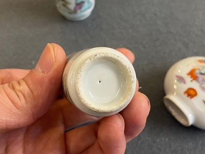 Five Chinese famille rose snuff bottles, 19/20th C. — photo 23