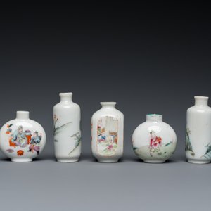 Five Chinese famille rose snuff bottles, 19/20th C. — photo 3
