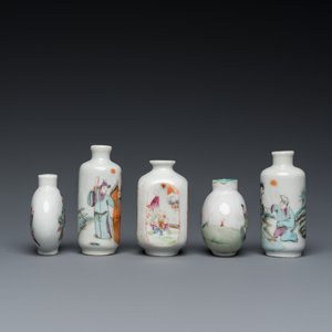 Five Chinese famille rose snuff bottles, 19/20th C. — photo 4