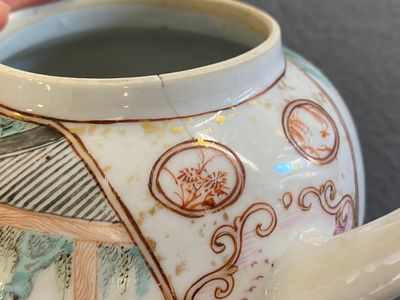Five Chinese famille rose teapots, Yongzheng/Qianlong — 照片 10