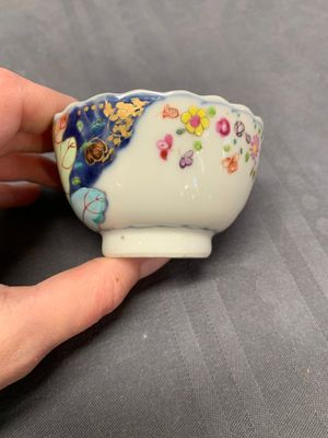 Five Chinese famille rose 'tobacco leaf' cups and saucers, Qianlong — photo 14