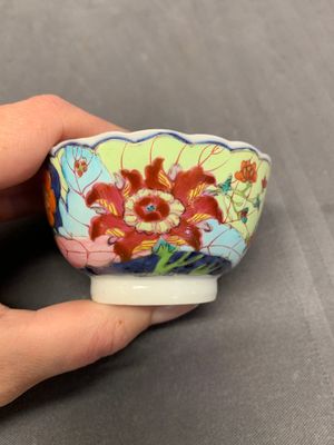 Five Chinese famille rose 'tobacco leaf' cups and saucers, Qianlong — photo 25