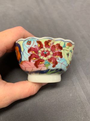 Five Chinese famille rose 'tobacco leaf' cups and saucers, Qianlong — photo 39
