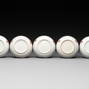 Five Chinese famille rose 'tobacco leaf' cups and saucers, Qianlong — photo 3