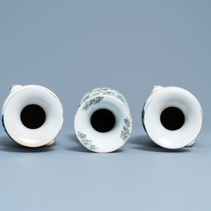 Five Chinese famille rose vases, 19th C. — 照片 12