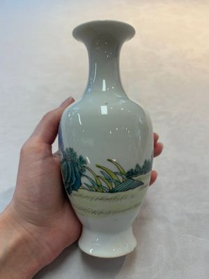 Five Chinese famille rose vases, Kangxi, Qianlong and Ju Ren Tang 居仁堂 mark, 19/20th C. — photo 17