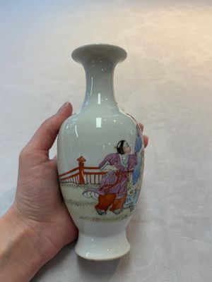 Five Chinese famille rose vases, Kangxi, Qianlong and Ju Ren Tang 居仁堂 mark, 19/20th C. — photo 19