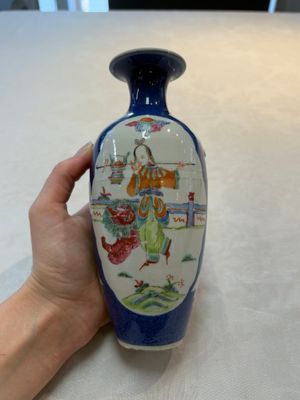 Five Chinese famille rose vases, Kangxi, Qianlong and Ju Ren Tang 居仁堂 mark, 19/20th C. — photo 25
