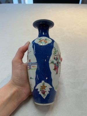 Five Chinese famille rose vases, Kangxi, Qianlong and Ju Ren Tang 居仁堂 mark, 19/20th C. — photo 26