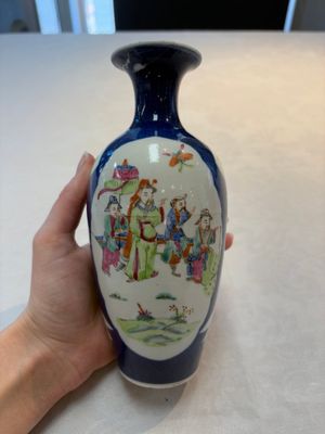 Five Chinese famille rose vases, Kangxi, Qianlong and Ju Ren Tang 居仁堂 mark, 19/20th C. — photo 9