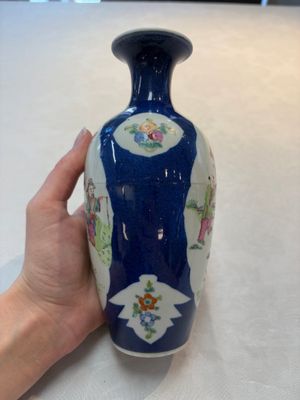 Five Chinese famille rose vases, Kangxi, Qianlong and Ju Ren Tang 居仁堂 mark, 19/20th C. — photo 10