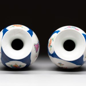 Five Chinese famille rose vases, Kangxi, Qianlong and Ju Ren Tang 居仁堂 mark, 19/20th C. — photo 10