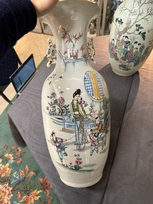 Five Chinese famille rose vases with figural design, 19/20th C. — foto 23