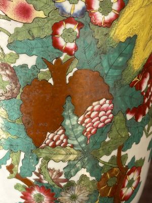 Five Chinese famille rose vases with figural design, 19/20th C. — foto 47