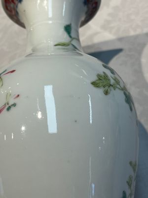Five Chinese famille rose wares with floral design, Qianlong and Hongxian marks, Republic — 照片 12